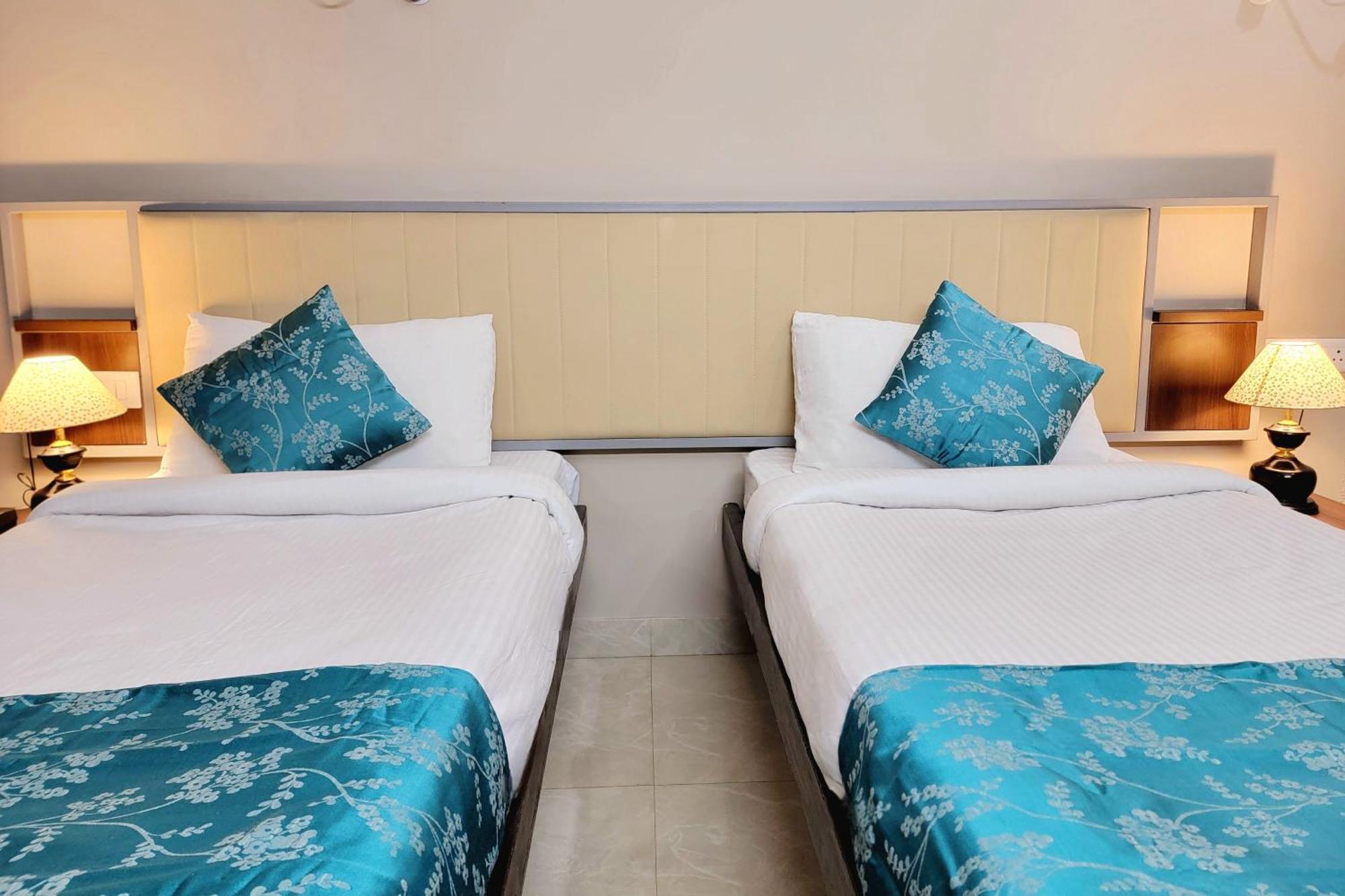 Hotel Vamsor Heights 1047 Gurgaon Esterno foto