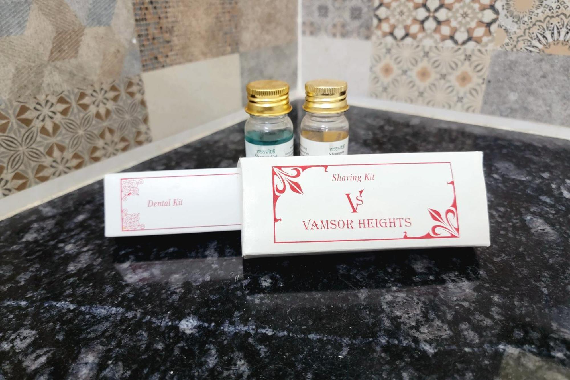Hotel Vamsor Heights 1047 Gurgaon Esterno foto
