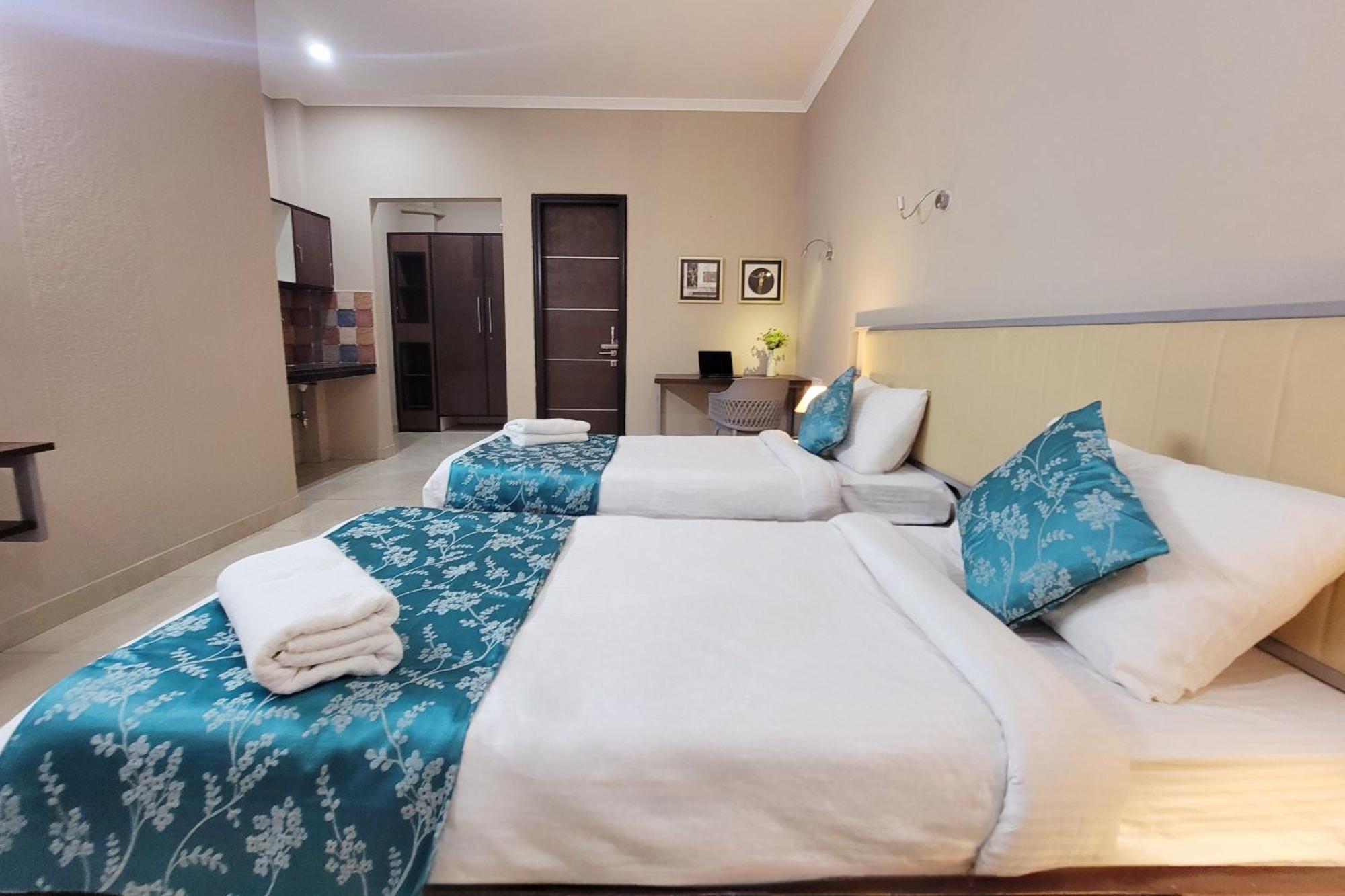 Hotel Vamsor Heights 1047 Gurgaon Esterno foto